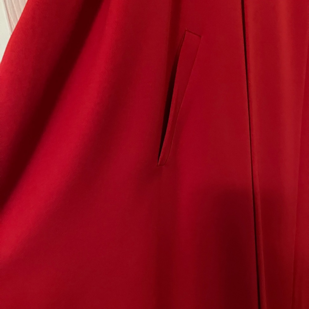 Elegant Red Maxi Dress - Picture 9 of 10